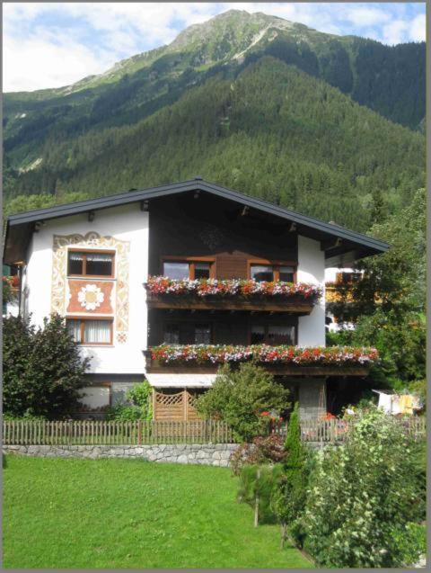 Ferienwohnung Haus Lifinar - Carmen Juen Sankt Gallenkirch Exterior foto